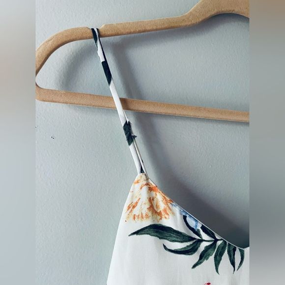 Everly  - Picture 2 of 8